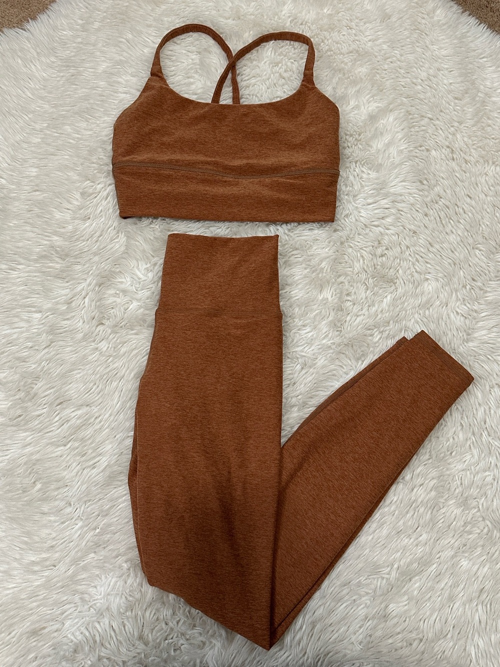 Vuori sports top & leggings matching Set